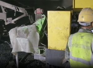 中交三航局雙噴液壓濕噴機(jī)施工現(xiàn)場